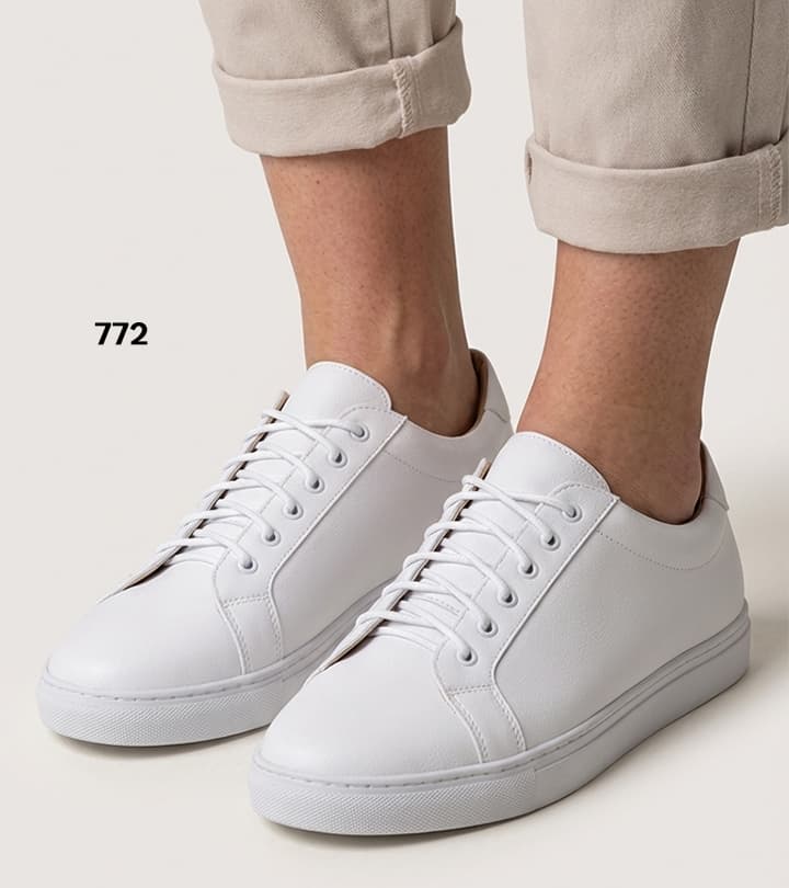 772